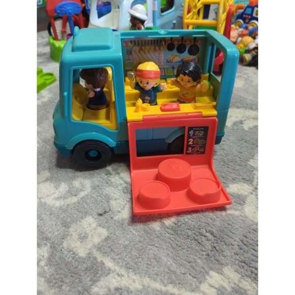 Fisher Price Little People Serve It Up Food Truck Taco Stand Musical Talking - Picture 1 of 4